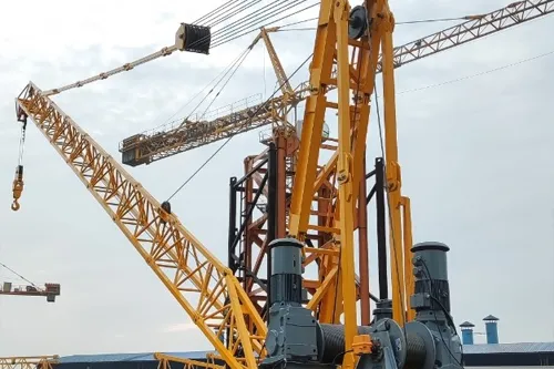 Derrick Crane for High Rise Construction Work